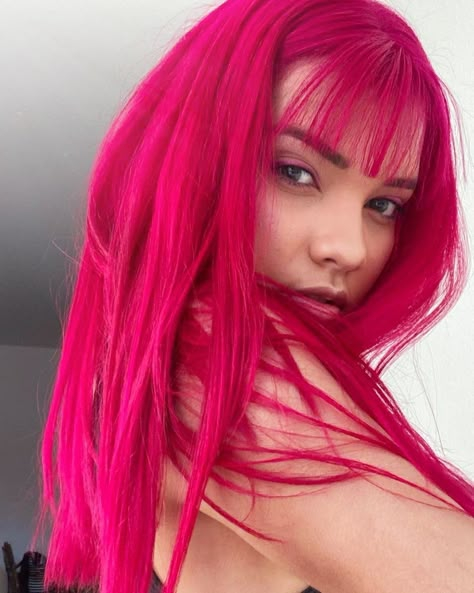 Photo edited by AirBrush | Hot pink hair. #photoeditor #filter #haircolor #beauty #trendy #viral #airbrush #retouch Pink And Magenta Hair, Unnatural Hair Color Ideas, Hot Pink Wig, Fuschia Hair, Neon Pink Hair, Fuchsia Hair, Hair Jelly, Indigo Hair, Dark Pink Hair