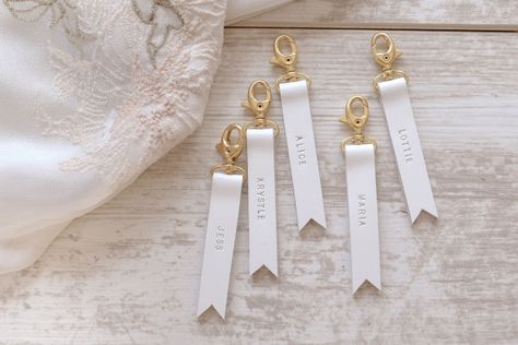 Creative Wedding Favors, Wedding Favors And Gifts, Third Anniversary, Bridesmaids Gift Sets, Unique Bridesmaid, White Bridesmaid, Custom Wedding Favours, Wedding Favors Cheap, Beach Wedding Favors