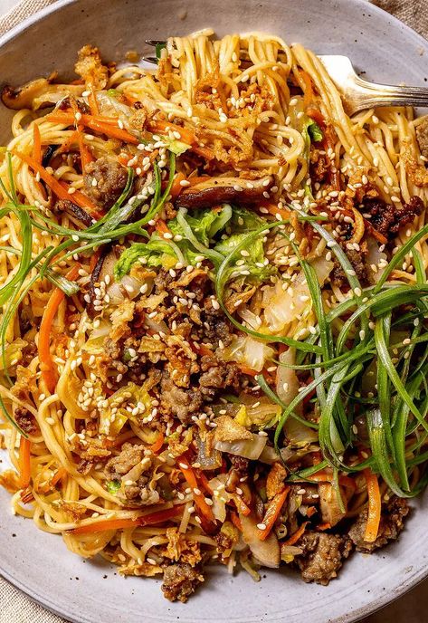 Xo Noodles, Beef Yakisoba, Work Salads, Things For Dinner, Noodle Ideas, Xo Sauce, Marley Spoon Recipes, Ramen Toppings, Pork Mushroom