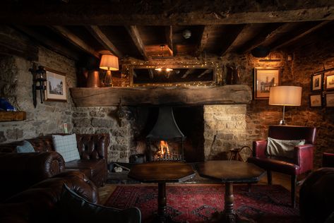 Pub Names, Office With Fireplace, Speakeasy Decor, Timber Garage, Pub Interior, Pub Design, British Pub, Best Pubs, Old Pub