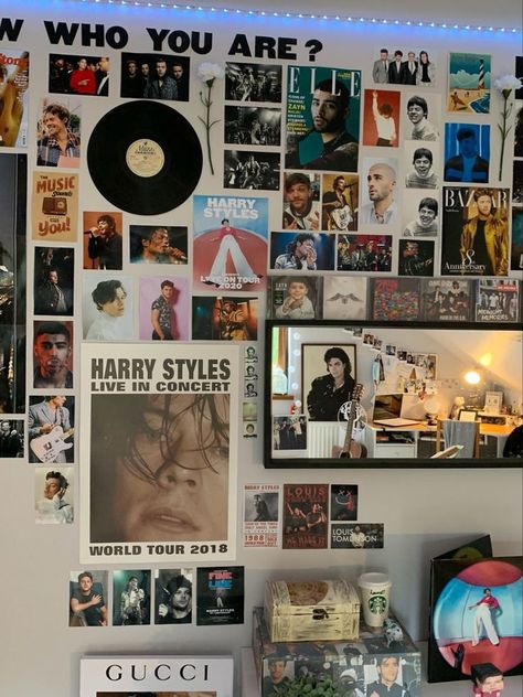 Harrycore Room, Music Inspired Bedroom, Bedroom Organization Tips, One Direction Room, Room Decor Ideas Aesthetic, Minimalist Room Decor, Ideas Room Decor, Room Decor Aesthetic, Bedroom Organization