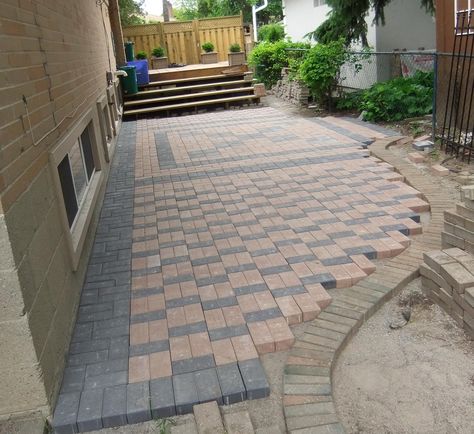 Mixing old with new. I used boarder stone from previous paver job Paver Walkway Diy, Concrete Pathway, Outside Flooring, Brick Pathway, Small Yard Landscaping, Paver Designs, Paving Design, Patio Pavers Design, Paver Tiles