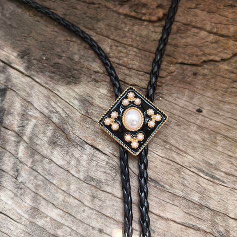 Western bolo tie