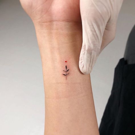 Considering a small wrist tattoo? We have pictures of dozens of tiny wrist tattoos to inspire your next design. Simple Wrist Tattoos, Side Wrist Tattoos, Tiny Wrist Tattoos, Tattoos Infinity, Back Of Shoulder Tattoo, Small Tattoos Simple, Tattoos For Black Skin, Forearm Tattoo Women, Small Wrist Tattoos