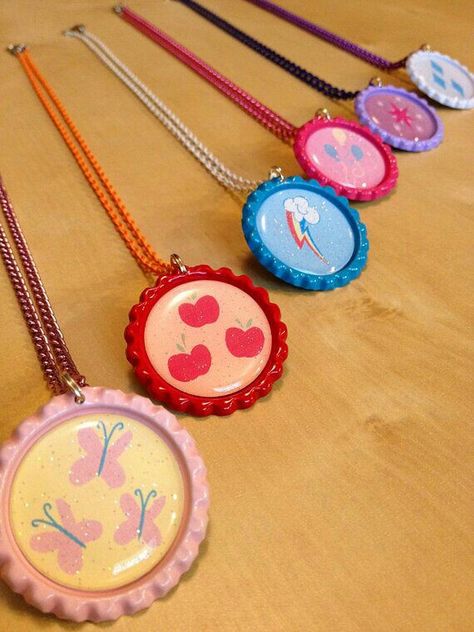 Mlp necklaces My Little Pony Necklace, My Little Pony Gifts, My Little Pony Jewelry, Mlp Necklaces, Magic Necklace, My Little Pony Birthday Party, Pink Chain, Mlp Friendship Is Magic, Little Pony Birthday Party