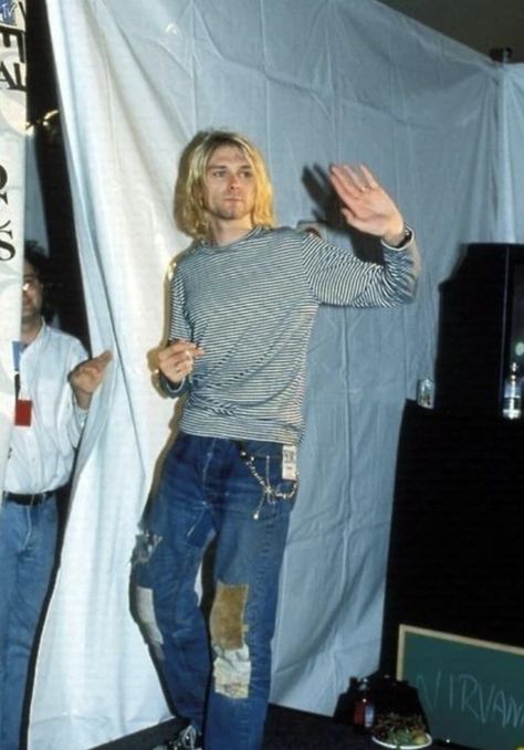 Kurt Cobain Nirvana, Diy Denim, Diy Jeans, Jeans For Men, Iconic Style, Vintage Grunge, Kurt Cobain, We Heart It, Dress Up