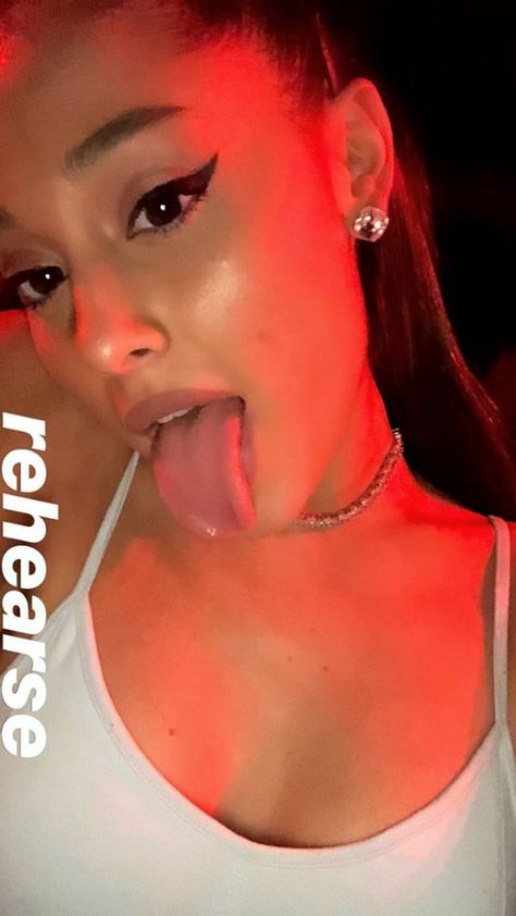 Ariana Grande Sticks out her Tongue <3 Ariana Grande Selfie, Ariana Grande News, Ariana Grande Cute, Ariana Grande Style, Ariana Grande Wallpaper, Ariana Grande Photoshoot, Ariana Grande Photos, Ariana Grande Pictures, Ariana G