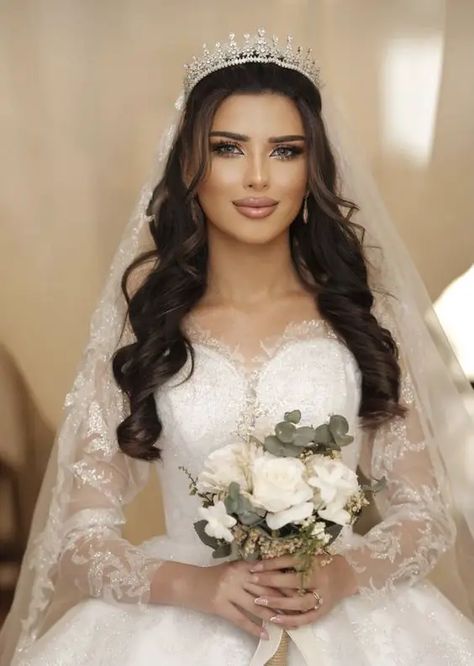 Timeless Elegance: Bride Hairstyles with Veil Hair Half Up 2024 - woman-trend.com Half Up Half Down Wedding Hair With Cathedral Veil, Veil Half Up Half Down Hair, Bride Hairstyles With Veil, Embellished Veil, Bouncy Hair, Romantic Theme Wedding, Wedding Hairstyles Half Up Half Down, Curly Wedding Hair, Contemporary Bridal