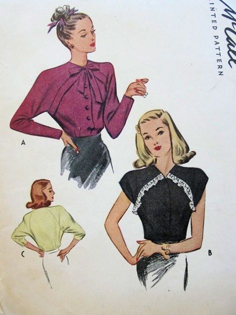 Raglan Blouse, Raglan Sleeve Blouse, Blouse Top Pattern, 60s Vintage Fashion, Vintage Clothes Patterns, Patron Vintage, Vintage Dress Patterns, Blouse Pattern Sewing, Vintage 40s