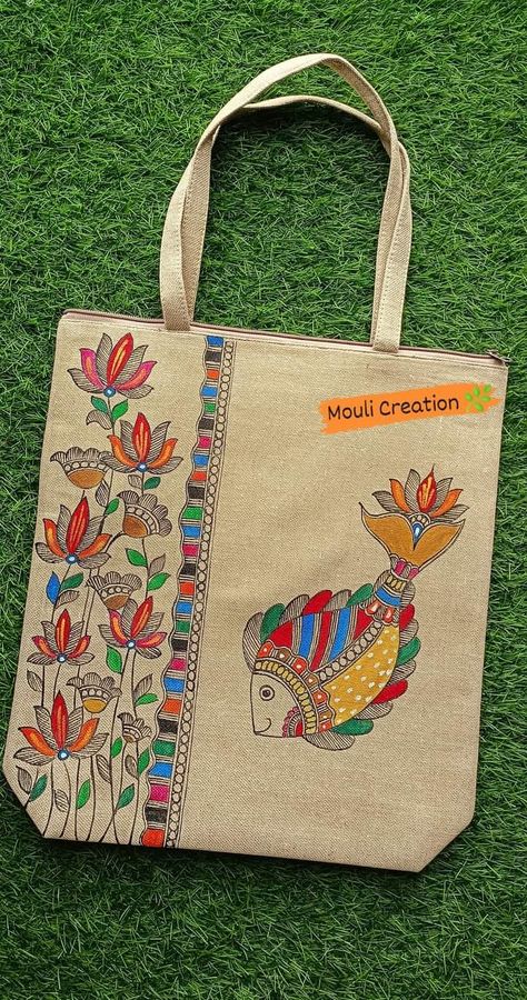 Jute Bags Design Handmade, Jute Bag Painting Ideas, Madhubani Bags, Hand Pars, Painting Tote Bags, Diy Bag Painting, Handpainted Tote, Painted Canvas Bags, Mithila Painting