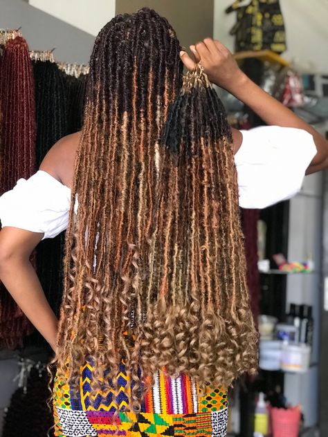 #locstyles #passiontwistshairstyle Butterfly Locs, Goddess Locs, Loc Styles, Locs, Braids, Twist, Hair Styles, Hair, Plaits