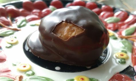 Maple cream buckeyes Cream Filling For Chocolates, Filling For Chocolates, Chocolates Recipe, Rice Chocolate, Buckeyes Recipe, Recipes For Lunch, Maple Recipes, Filled Candy, Maple Candy