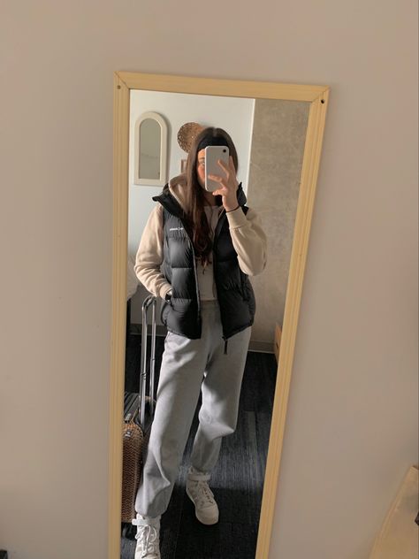 Vest And Sweatpants Outfit, Columbia Vest Outfit, Columbia Vest, Sweats Outfit, Dream Future, Columbia Shoes, Adidas Forum, Sweatpants Outfit, Cropped Vest