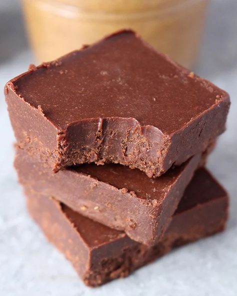 Paleo Coconut Oil Fudge - Real Food with Jessica Coconut Oil Fudge, Healthy Fudge, Coconut Cookie, Coconut Oil Chocolate, Cake Coconut, Pumpkin Fudge, Dairy Free Gluten Free, Paleo Pumpkin, Pumpkin Spice Syrup