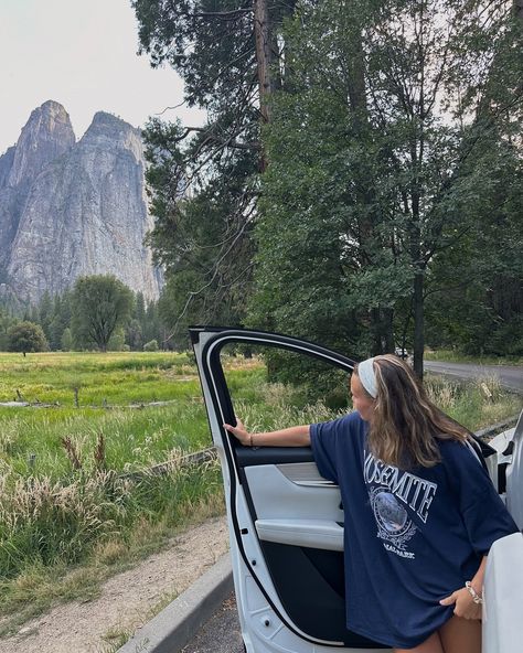 just checking off another national park 🏞️🌞☁️🦋🌾 #yosemite #yosemitenationalpark #nationalpark #californiaroadtrip #inspobykooba #travelblog #yosemitevalley Arches National Park Photoshoot, Yosemite National Park Picture Ideas, Yosemite Picture Ideas, Yosemite National Park Aesthetic, Yosemite Aesthetic, National Parks Aesthetic, National Park Aesthetic, Salted Granola, Park Photoshoot