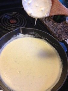 Ravioli Alfredo, Ravioli Sauce Recipe, Lobster Ravioli Sauce, Ravioli Sauce, Alfredo Sauce Recipe Easy, Lobster Sauce, Lobster Ravioli, Garlic Cream Sauce, Cream Sauce Recipes