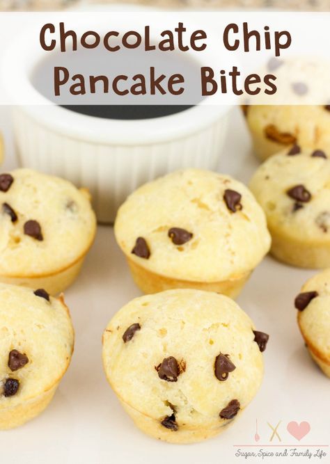 Chocolate Chip Pancake Bites are an easy family breakfast. This kid friendly breakfast is even fun for the kids by having to dip each mini pancake into their favorite maple syrup. - Chocolate Chip Pancake Bites Recipe from Sugar, Spice and Family Life #pancakes #chocolatechip #breakfast #kidfriendly Brunch Ideas Party, Pancake Creations, Breakfast Party Food, Breakfast Brunch Ideas, Pancake Bites Recipe, Vacation Recipes, Chocolate Chip Pancake, Kid Friendly Breakfasts, Kids Treats