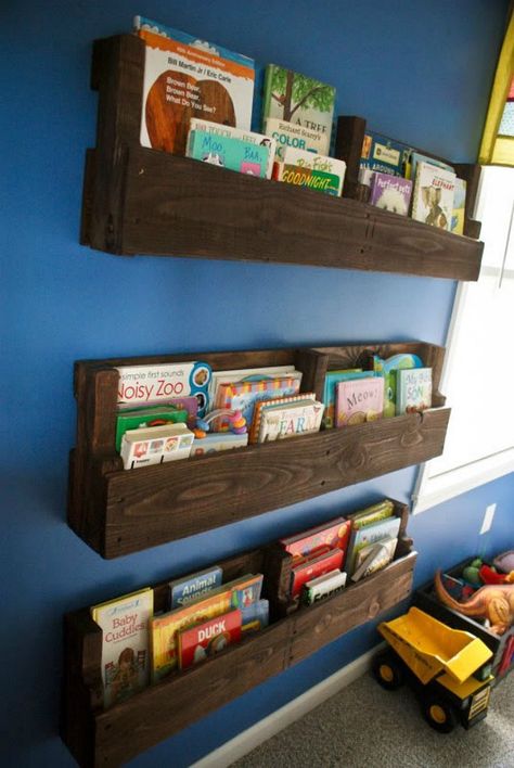 Learn how to make pallet furniture with these simple step by step tutorials. With all the indoor and outdoor furniture made from wood pallets these are all cost effective projects. Pallets Shelves, Kids Room Bookshelves, Pallet Bookshelf, Pallet Wood Shelves, Pallet Shelf, Reclaimed Pallets, Pallet Project, Wood Bookshelves, Pallet Shelves