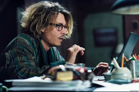 Johnny Depp writing away in "Secret Window" ~ Is it his best movie? No. But it is Johnny Depp...in a robe. Johnny Depp Secret Window, Caroline Dhavernas, Secret Window, Enter The Void, Timothy Hutton, John Turturro, Internal Monologue, Johnny Depp Movies, Carla Gugino