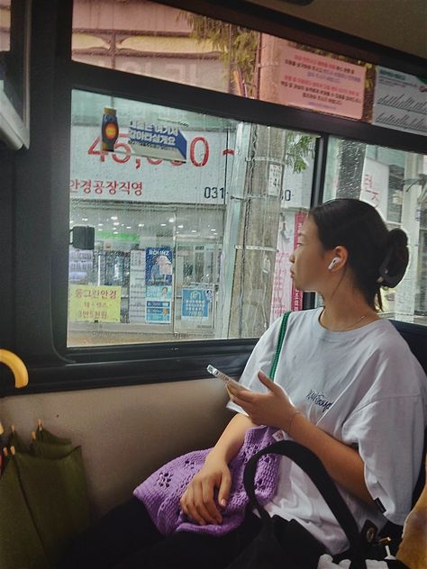 Bus in Korea #korean #korea #bus #rain #aesthetic Bus Reference, Pretty Scenery, Rain Aesthetic, Mirror Reflection, Dark Feminine Aesthetic, Graphic Inspiration, Feminine Aesthetic, Parkour, After School