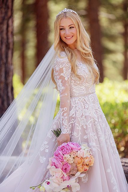 This bride killed it in THREE gowns on her wedding day! Hailey Paige Wedding Dresses, Hayley Paige Bridal, Hayley Paige Wedding, Hayley Paige Wedding Dress, Wedding Wardrobe, Hayley Paige, Luxury Wedding Dress, A Wedding Dress, White Bridal