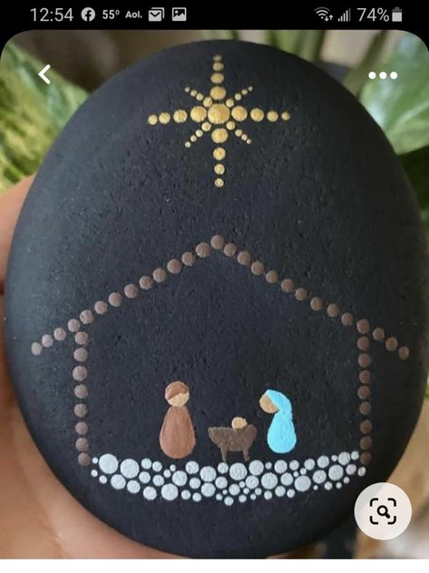 Tree Painted Rocks, Winter Rock Painting, Christmas Pebble Art, Art Coquillage, Rock Painting Tutorial, Diy Rock Art, Mandala Rock Art, Stone Art Painting, Painted Rocks Kids