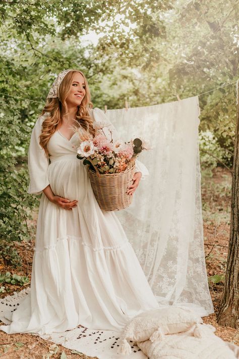 Classy Maternity Photoshoot, Styled Maternity Shoot, Maternity Photoshoot Dress Gowns, Boho Baby Shower Dress, Bohemian Flowy Maternity Dress, Maternity Photo Shoot Flowy Dress, Maternity Flower Photoshoot, Flowing Maternity Dress Photo Shoot, Flowy Ruffled Maternity Dress