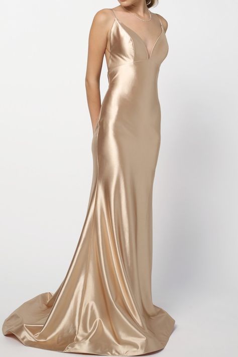 Gold Silk Dress, Heather Wedding, Satin Silk Dress, Prom Dress Inspo, Satin Fashion, Silk Satin Dress, Celestial Wedding, Classy Prom Dresses, Satin Dress Long