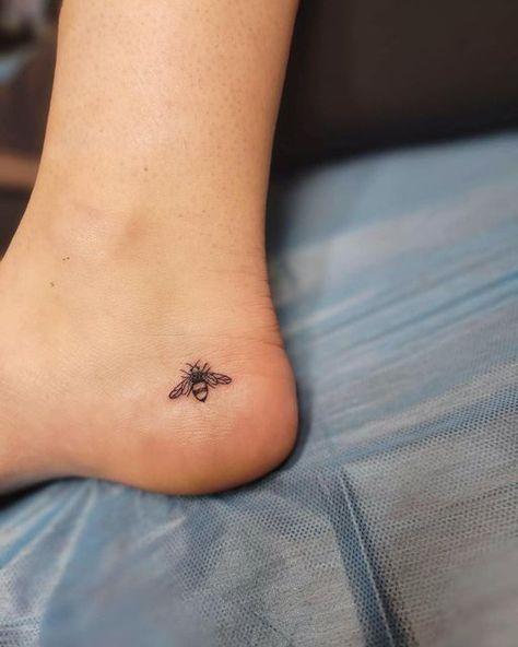 Stick And Poke Bee Tattoo, Fine Line Bumblebee Tattoo, Bee Tattoo Ankle, Bee Ear Tattoo, Bee Ankle Tattoo, Bee Finger Tattoo, Bee Tattoo Ideas Simple, Mini Bee Tattoo, Bee Minimalist Tattoo