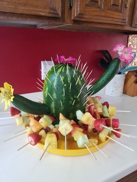 Fruit cactus for fiesta themed party! Encanto Decor, Three Esta, Fiesta Wedding Shower, Fiesta Themed Party, Cactus Party Decor, Desert Party, Succulent Theme, Mexican Birthday Parties, Progressive Dinner