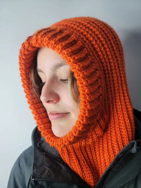 Campfire: a free pattern for a crochet winter hood - ACCROchet Crochet Hooded Scarf Pattern Free, Crochet Hooded Scarf Pattern, Crochet Hooded Cowl, Hooded Scarf Pattern, Crochet Cowl Free Pattern, Crochet Hooded Scarf, Crochet Hood, Hood Pattern, Crochet Neck Warmer