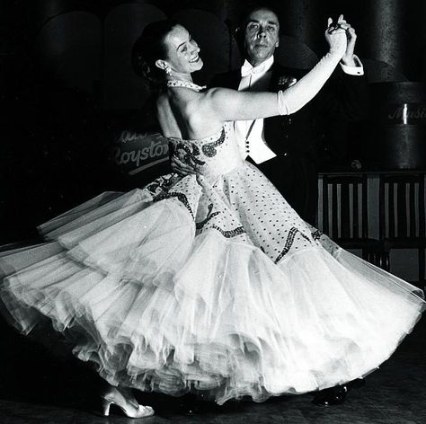 Peggy Spencer with her husband Frank dancing at the Royston Ballroom in Penge. Peggy Spencer, who has died aged 95, was the unchallenged doyenne of ballroom dancing; for many decades she was a choreographer and judge on the BBC television series Come Dancing, and on Saturday nights viewers watched agog as the Frank and Peggy Spencer formation team from Penge, sequinned and lacquered to perfection, danced the paso doble. Waltz Pose, Ballroom Dance Aesthetic, Victorian Ballroom, Ball Dancing, Dancing Poses, Dancing Pose, Ball Dance, Dancer Pose, Ballroom Dancer