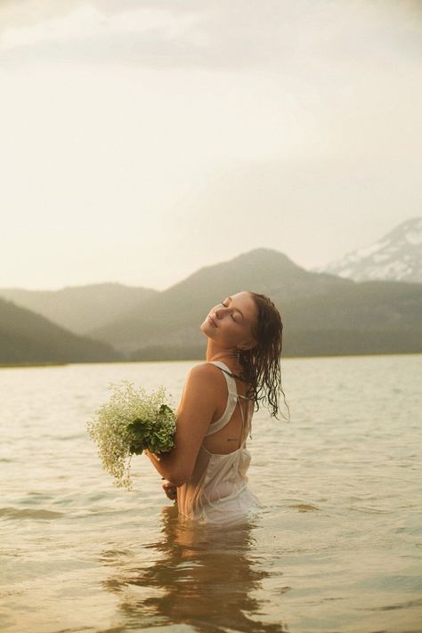 Sunrise Lake Photoshoot, Lake Dress Photoshoot, Photoshoot Ideas In Water, Lake Side Photoshoot, Lake Senior Photos, In The Water Photoshoot, Dress In Water Photoshoot, Lake Photography Ideas, Lake Portrait Photography