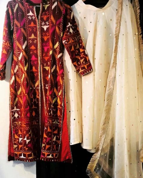 Phulkari Kurta, Ladies Suits Indian, Indian Dress Up, Indian Bride Outfits, Dresses Design, Latest Bridal Dresses, Pakistani Fashion Party Wear, Casual Wear Dress, Trendy Dress Outfits