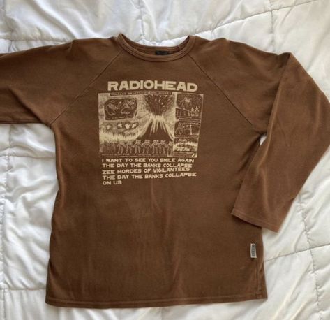 Sweater With Big Holes, Radiohead Shirt Outfit, Grunge Png Clothes, Radiohead Shirt, Womens Graphic Tee, Vintage Band T Shirts, 80s Shirts, Make An Outfit, Wardrobe Tips