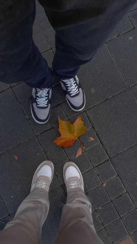 Autumn walk with my boyfriend, stumbled across this cute fall leaf 🍂. Aesthetic polaroid photo Fall Aesthetic Boyfriend, Fall Boyfriend Aesthetic, Fall With Boyfriend, Fall Leaf Aesthetic, Fall Pics With Boyfriend, Fall Bf, Fall Relationship, Fall Boyfriend, Leaf Aesthetic