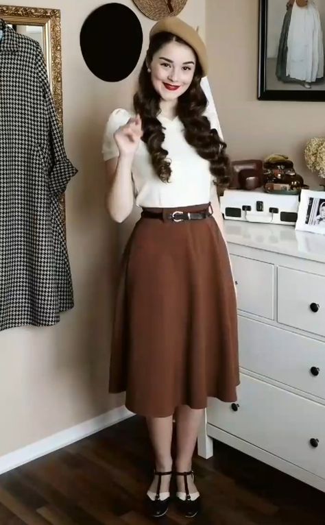 Vintage Dressy Outfits, Shirinatra Outfits, 1950s Outfit Ideas, Librarian Chic Outfits, Stylish Short Dresses, Old Fashion Dresses, Look Retro, Vintage Inspired Outfits, Causual Outfits