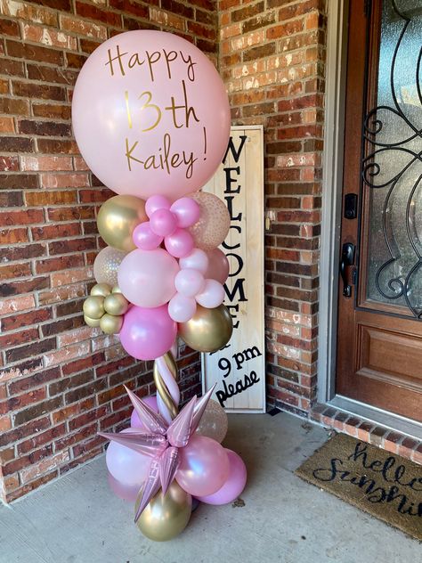 Balloons Around Pillars, Rose Gold Balloon Columns, Pink Balloon Bouquet, Pink Balloon Columns, Mothers Day Balloons Bouquets, Balloon Stand Ideas, Pink And Blue Balloon Column, Balloon Bouquet Stand, Balloon Bouquet Ideas