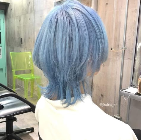 Jellyfish Haircut Aesthetic, Jellyfish Hairstyle Short, Short Hair Jellyfish Cut, Jellyfish Short Haircut, Jellyfish Haircut Short Hair, Jellyfish Cut Short, Jellyfish Wolfcut, Jellyfish Cut Hair, Jellyfish Mullet