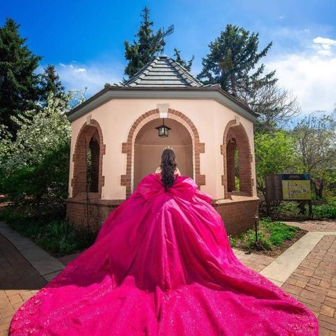 Quinceanera Dresses Hot Pink, Quince Dress Colors, Hot Pink Quince Dress, Orange Quince Dresses, Hot Pink Quince, Hot Pink Quinceanera Dresses, Quince Photoshoot Ideas, Quince Photoshoot, Light Blue Quince