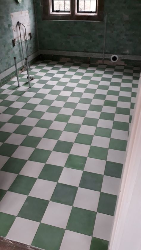 Green Checkerboard Floor, Checkerboard Floor Kitchen, Golf Bar, Checkered Floor, White Hallway, Checkerboard Floor, Tiled Hallway, Kitchen Vinyl, Deco Chic