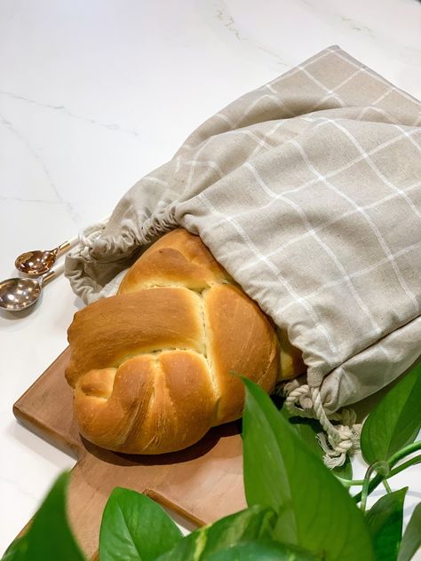 DIY Linen Bread Bag Sustainable Sewing, Linen Bread Bag, Simple Linen, Bread Bag, Fruit Bread, Flax Plant, Bread Bags, Sourdough Bread Recipe, Ziplock Bag