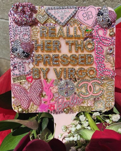 “REALLY HER THO, PRESSED BY VIRGO” 💅 Detailz ✨♍️ Custom mirror 🪞: @efronnails Roses: @gorgeousgeezy_ Hand /wrist @thejumabrand Anklets: @ice.kouture @kaybellajewelry Nails : me @pressedbyvirgo Junk lighter: me @pressedbyvirgo Hoop earrings : me @pressedbyvirgo Mouth nail charm : @hyperart.llc Outfit: @sheinofficial @sheincurve 📸: @gorgeousgeezy_ #instanails #glitternails #nailartist ##pressonnails #nails #nailart #pressonnaillovers#nailsofinstagram #pressons #pressonnailsforsale #... Junk Mirror, Junk Lighter, Junk Earrings, Diy Bedazzled, Junk Case, Graduation Shirts For Family, Custom Mirror, Nail Charm, Rhinestone Projects