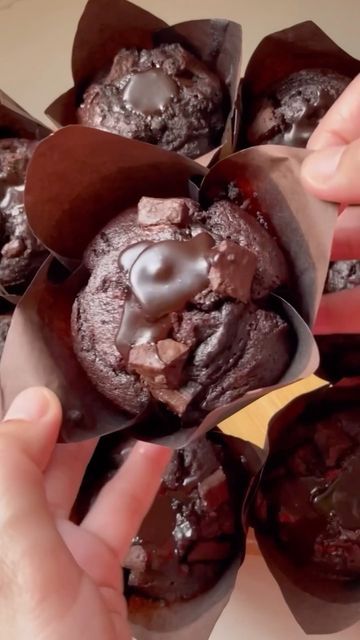 Chocolate Muffin Recipe, Chocolate Muffin, Homemade Muffins, Muffin Recipe, Dessert Lover, Chocolate Muffins, Chocolate Lover, Muffin Recipes, Chocolate Desserts