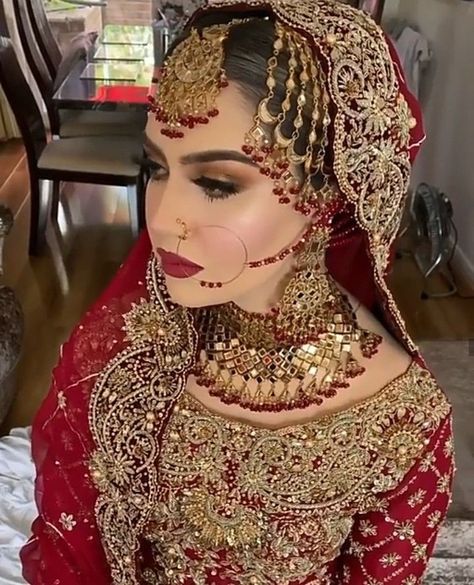 Dulhan Dp, Latest Bridal Makeup, Pakistani Bridal Hairstyles, Beauty And Beast Wedding, Pakistani Bridal Makeup, Indian Wedding Bride, Pakistani Bridal Jewelry, Bridal Makeup Images, Makeup Images