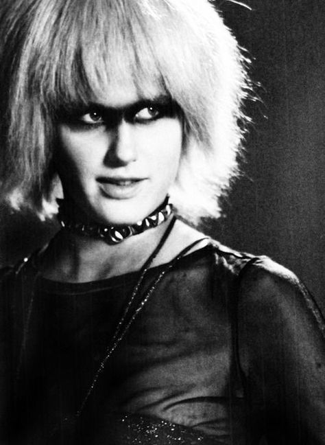 Pris / Blade Runner Blade Runner Pris, Realism Photography, Blade Runner Fashion, Runner Quotes, Indiana Jones Films, Sean Young, Rutger Hauer, Daryl Hannah, Sci Fi Films