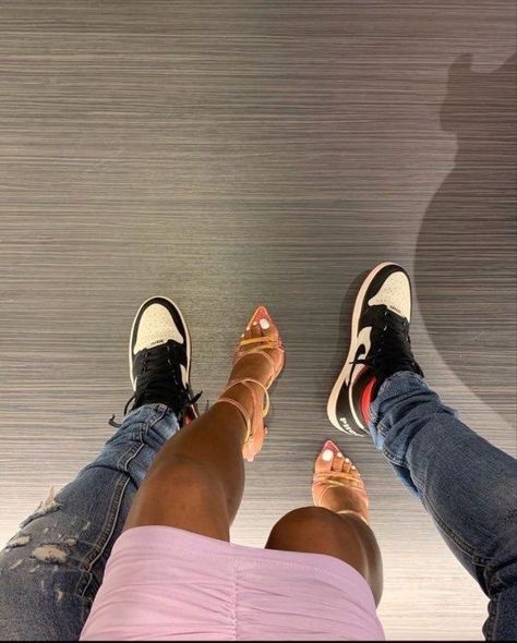 Couple Shoes Pictures, Matching Couple Shoes, Black Couple Art, Rapper Outfits, Couple Shoes, Black Love Couples, Relationship Goals Pictures, Photo Couple, Jolie Photo