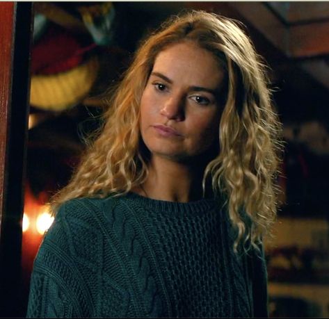 Donna Mamma Mia Aesthetic, Lilly James Hair, Lilly James Mamma Mia, Young Donna Hair, Young Donna Mamma Mia, Mamma Mia Hair, Lily James Mamma Mia, Lilly James, Donna Sheridan