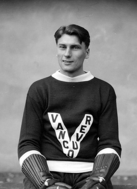 +~+~ Vintage Photograph ~+~+  1930 Mr. Jerwa, player for The Lions, Vancouver's Ice Hockey Team. Lions Reference, Nfl Highlights, Minimal Shirt Design, Content Studio, Ice Hockey Jersey, Ice Hockey Teams, Vintage Sportswear, Studio Portrait, Vintage Mens Fashion