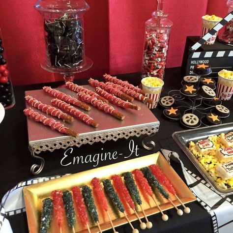 Hollywood birthday party treats! See more party ideas at CatchMyParty.com! Red Carpet Party Snacks, Hollywood Theme Party Food, Hollywood Party Food, Mystery Party Food, Hollywood Theme Prom, Hollywood Birthday Party Ideas, Hollywood Birthday Party, Hollywood Dance, Red Carpet Theme Party